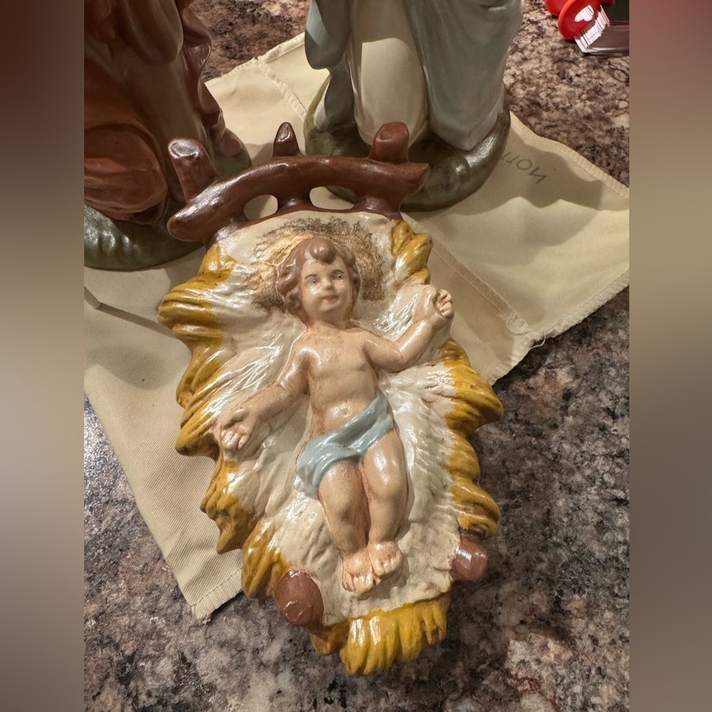 1961 Neal Pemberton Ceramic Nativity Set with Baby Jesus, Mary, and Joseph - Picture 3 of 7